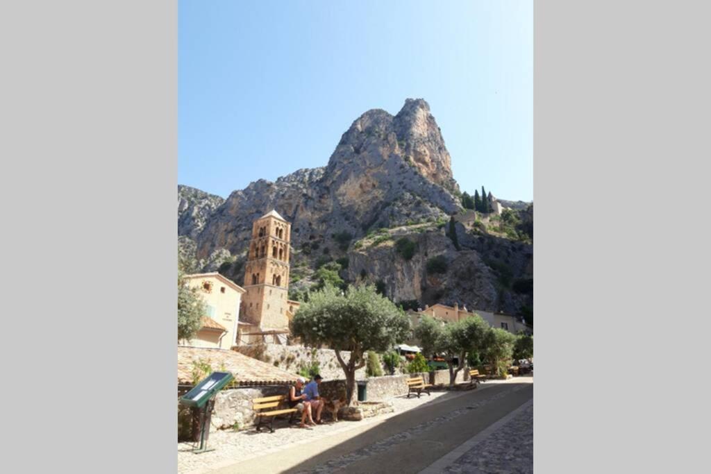 Lou Paradiu Du Verdon Allemagne-en-Provence Exteriör bild